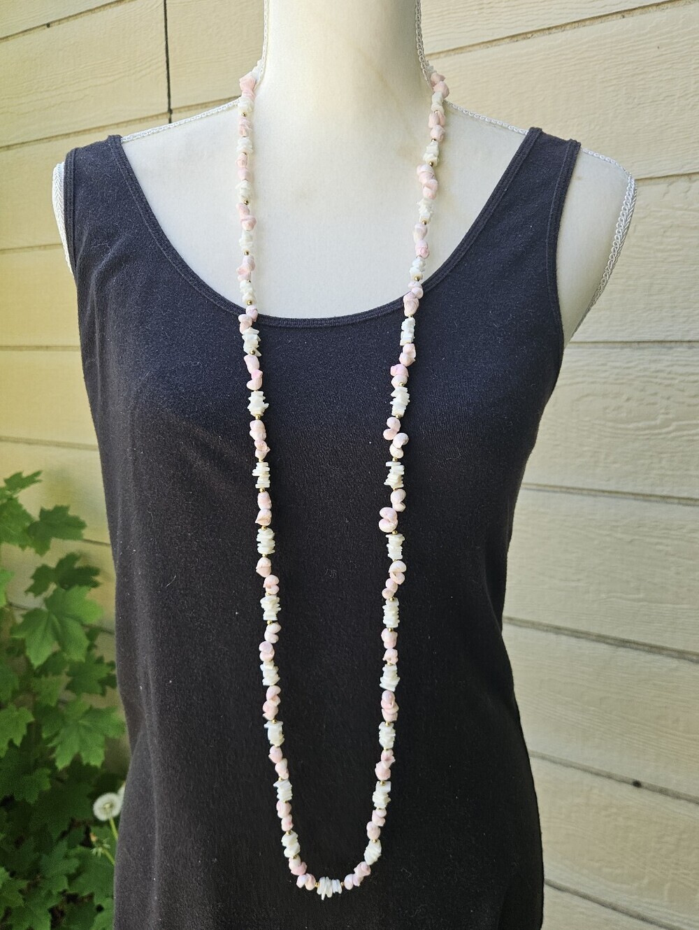 long shell necklace white light pink gold tone